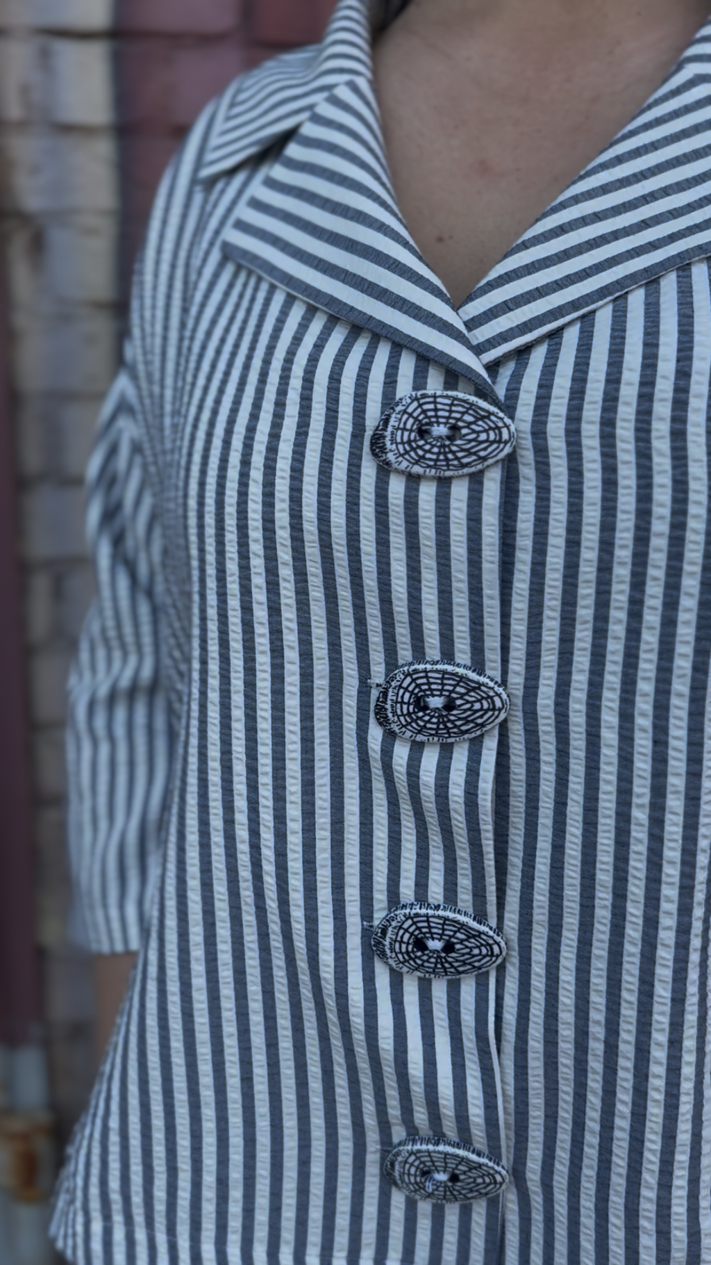 Two-piece striped suit: harem pants + jacket